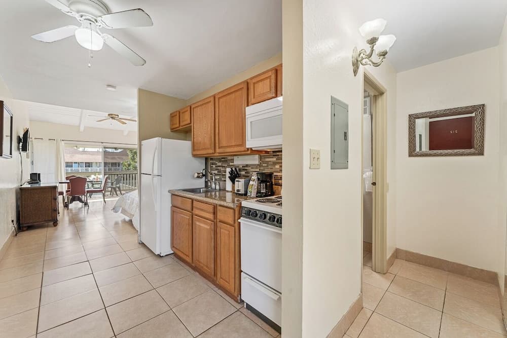 Kihei Bay Surf B212 by Maui Rental Group