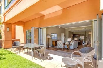 K B M Resorts: Honua Kai Konea Hkk-104, Ground Floor Remodeled 2 Bedrooms, 3 King Beds, Perfect for Families, Easy Pool Access, Includes Rental Car!