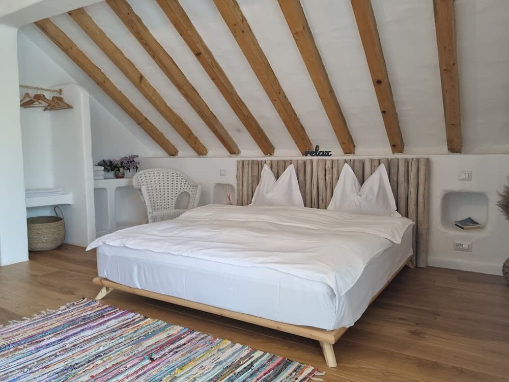 5 Chirpici - Small Traditional Resort