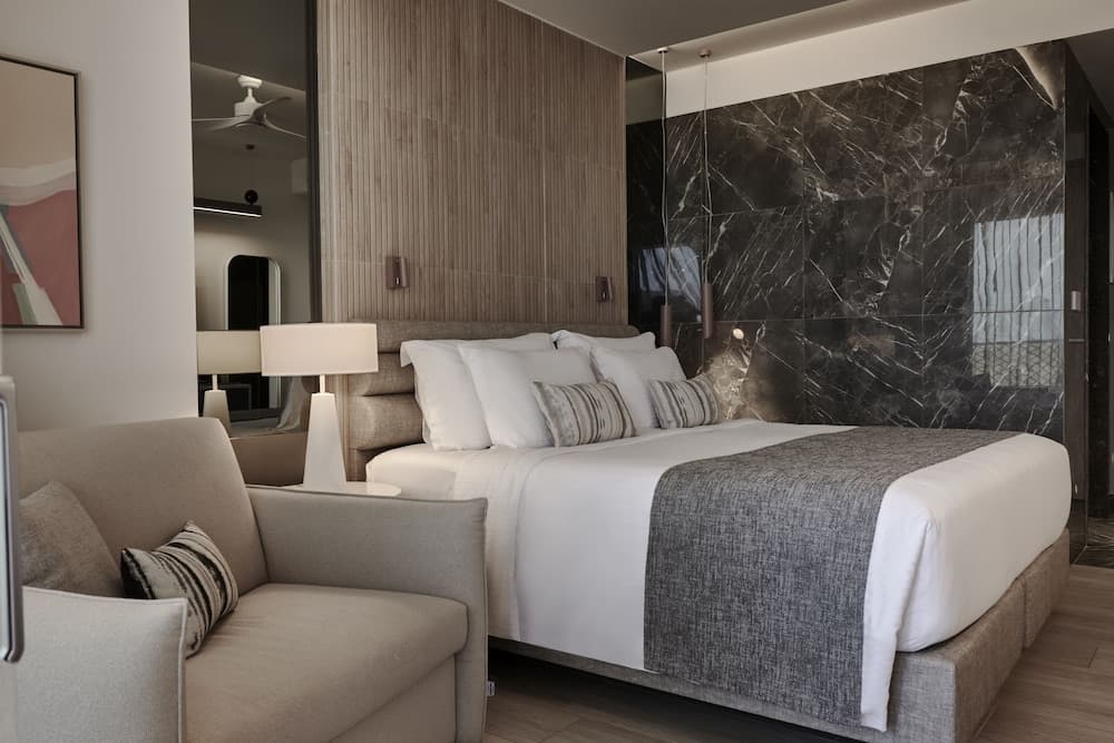 AMIRA LUXURY RESORT & SPA