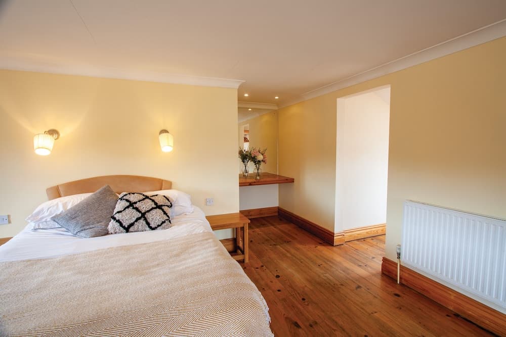 The Lake House Retreat - 7 Bedroom