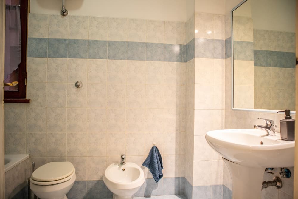 Kamchu Apartments Single Room Villa Ada 20