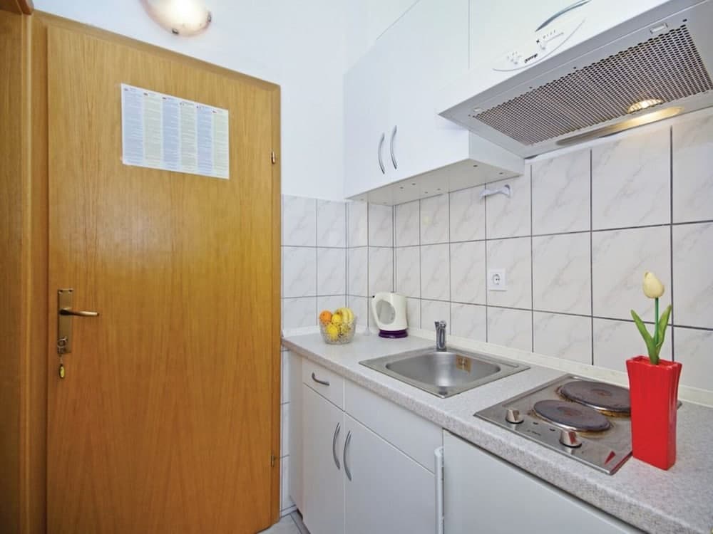Excellent 1 Bedroom Apartment in Makarska