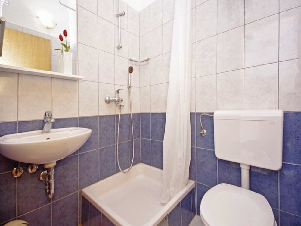 Charming 1 Bedroom Apartment in Makarska