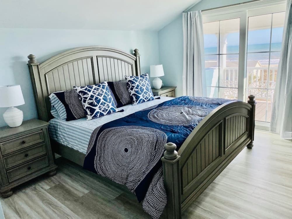 1030 Ocean 5 Bedroom Home by RedAwning