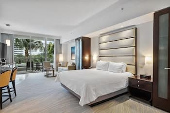 Junior Suite 2 At Sorrento Residences- Miami Beach 1 Bedroom Home by Redawning