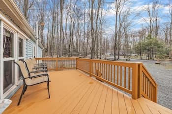 Pocono Family Home With Lake Access & Fire Pit! Pet Friendly! 3 Bedroom Cabin by Redawning