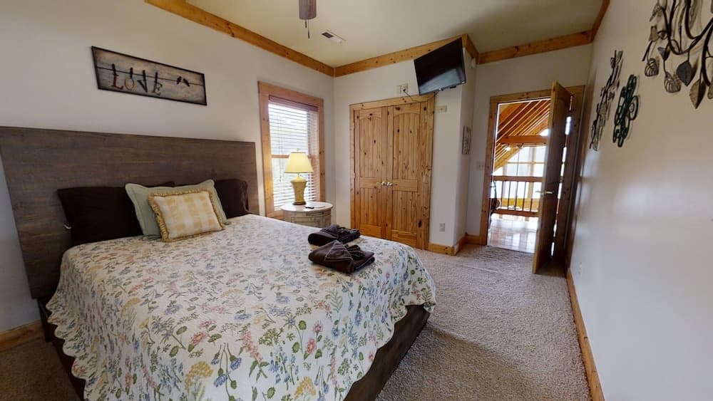 Snail's Pace 4 Bedroom Cabin by Redawning