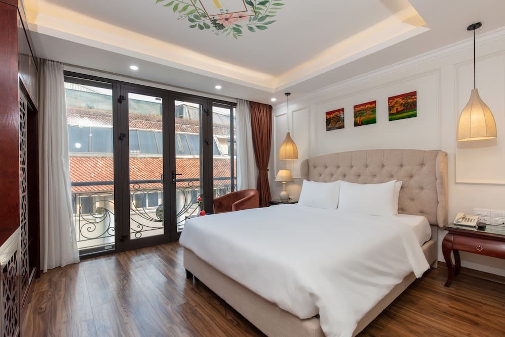 Golden Legend Palace Hotel