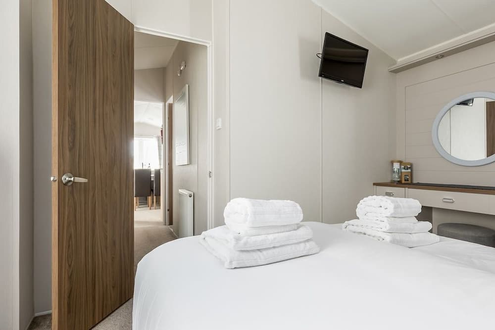 Summer by the Harbour