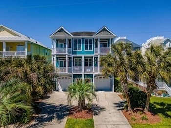 After Dune Delight - Relax And Unwind In This Fun And Spacious 3 Story Home. Light, Bright, And Close To Everything! 4 Bedroom Townhouse by Redawning