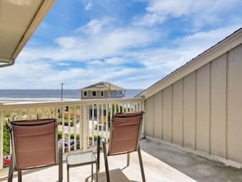 Pelican Perch - 3rd Floor Views Of The Ocean And Marsh - Perfect For Wildlife Viewing. 1 Bedroom Condo by Redawning