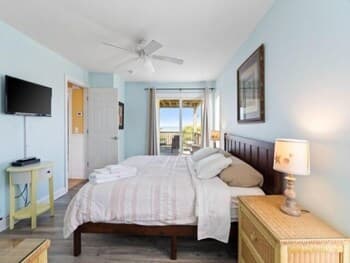 Paradise Found - Oceanfront Home! Pet Friendly! Ocean Views On One Side, Lake Views On The Other! 3 Bedroom Condo by Redawning