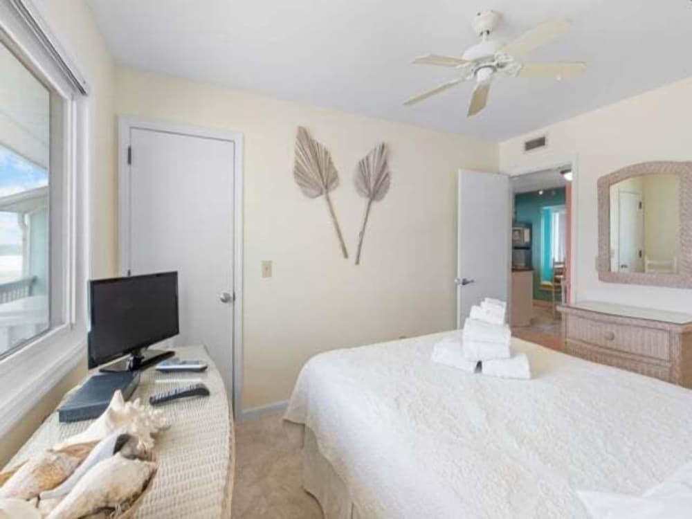 Ocean Breeze - Stunning Views - Oceanfront - 3rd Floor - You Deserve A Beach Vacation! 1 Bedroom Condo by RedAwning