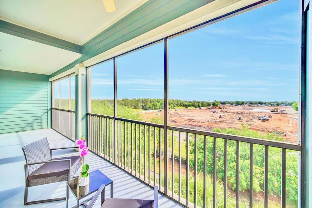 2BR Condo With Hot tub and Pool Near Disney