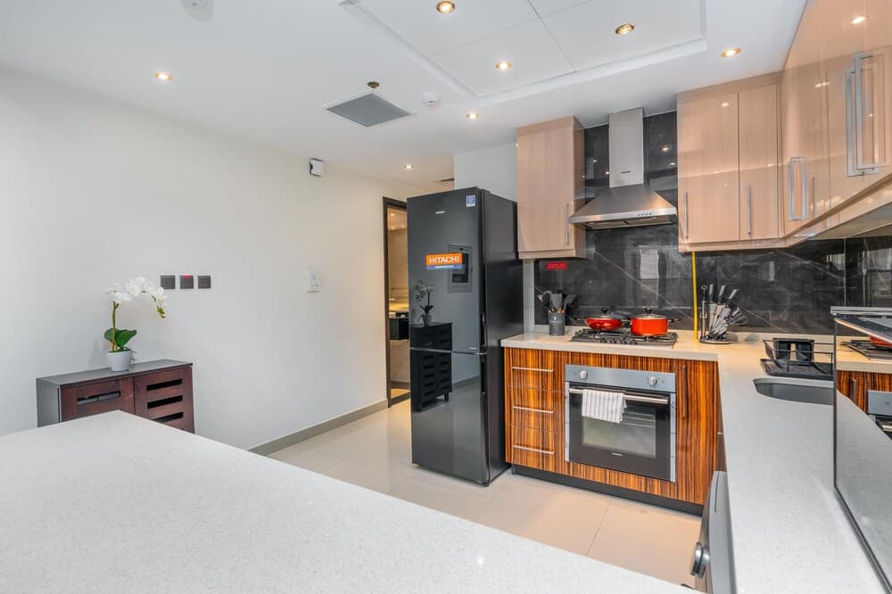 SuperHost - Lovely Condo With Balcony In the Heart of Downtown