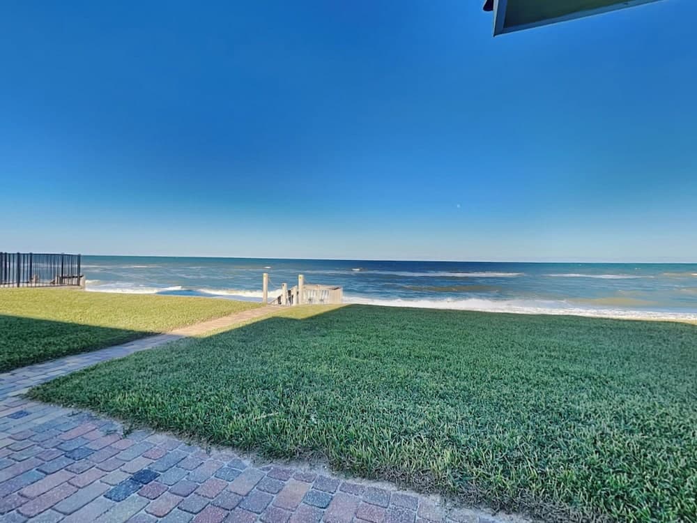 Ocean Shore by Distinctive Beach Rentals