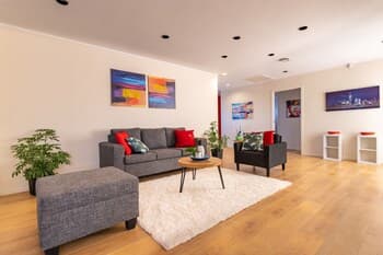 Character 4BR Home - Seaview - Skyline - Hot tub