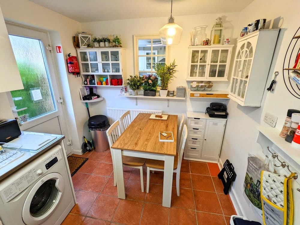 Beautiful 2 Bedroom House in Quiet Location