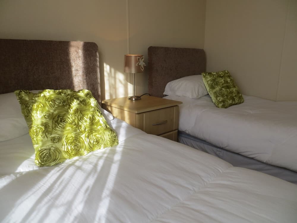 Jolie, Lodge on Manor Park