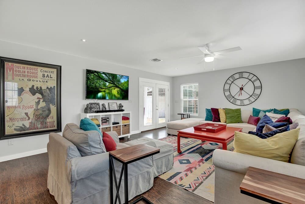 Luxury Haus W/hottub, Firepit & Volleyball Court!