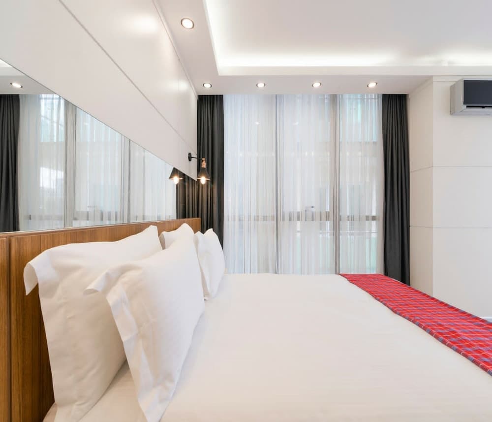 Maa Hotel and Suites