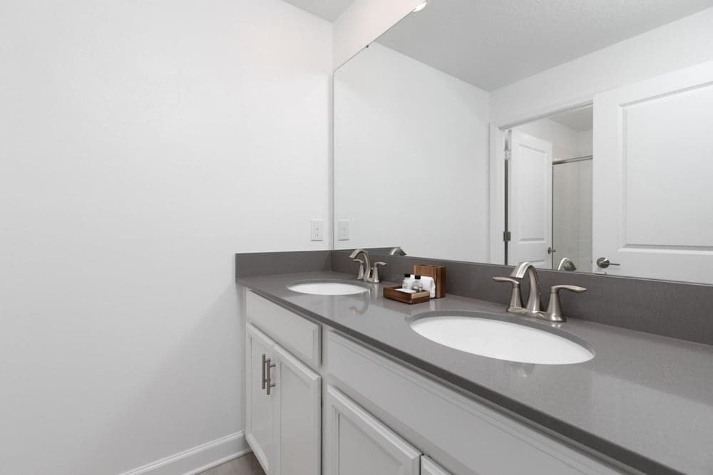 Charming Townhouse With Pool at Storey Lake Resort