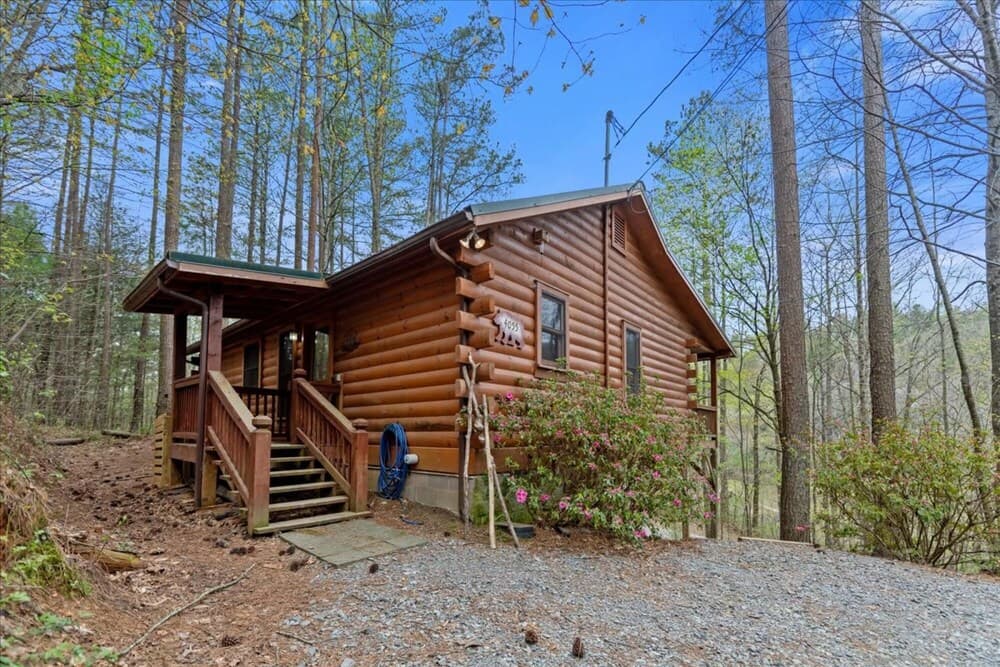 Autumns Hollow - Adorable Rustic log Cabin Lake View Pet Friendly