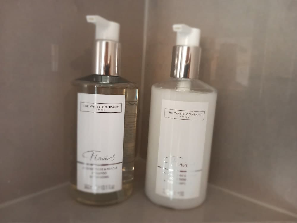 Stylish Serviced Apartment in Reading