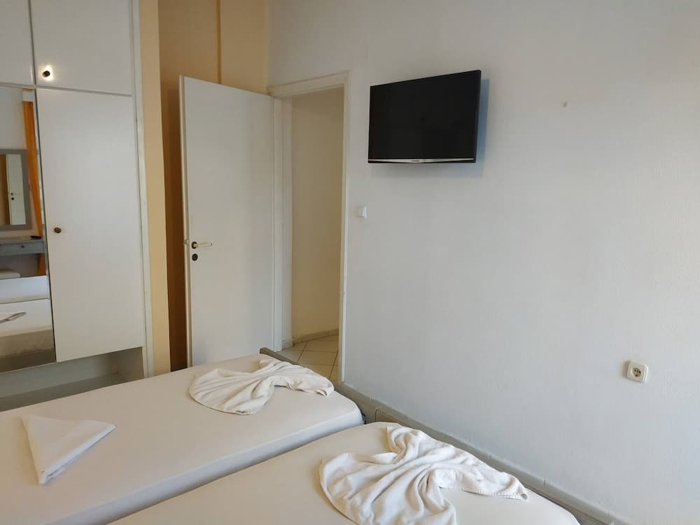 Small Apartment For 3 Pers 70meters From The Beach