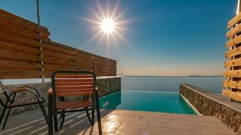 Room With Private Pool