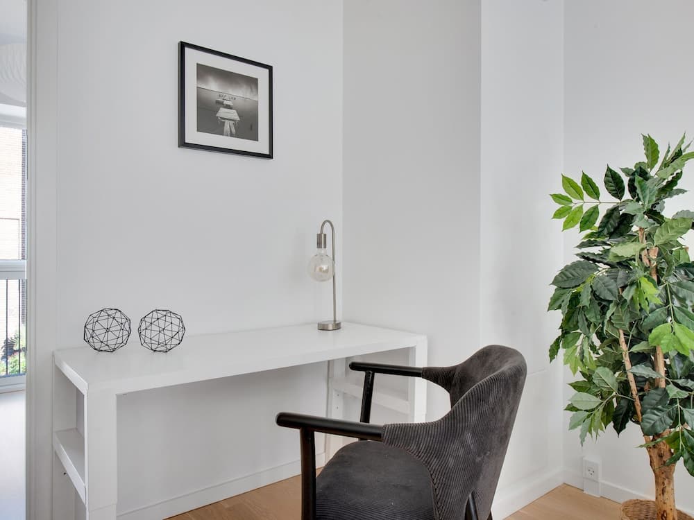 Sanders Fields - Chic 3-bdr Townhouse w Terrace