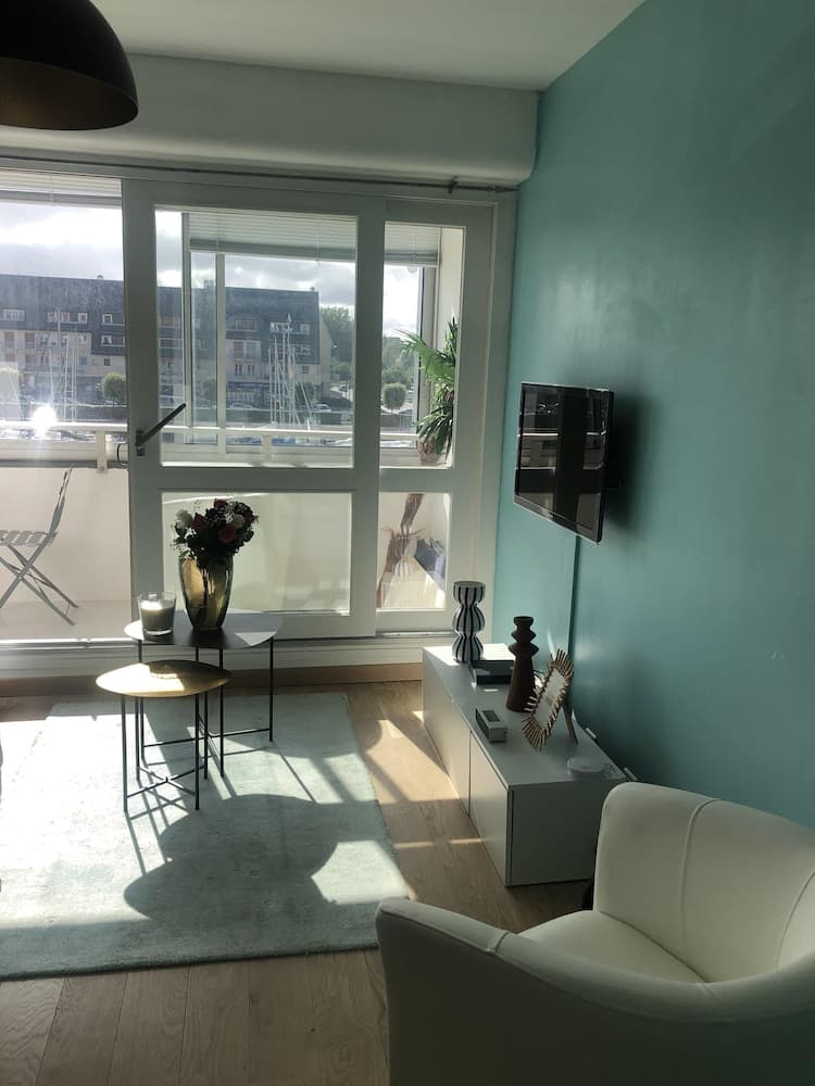 Soleil et Bateaux Superbe Port de Plaisance