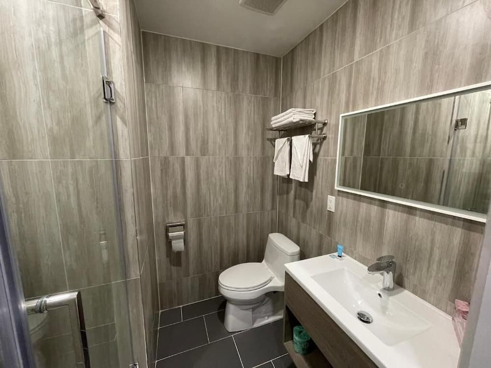 King Hotel Brooklyn Sunset Park