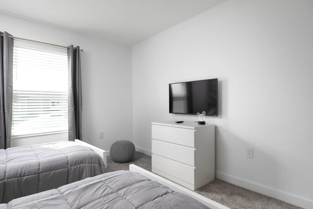 Gorgeous New Townhome at Storey Lake