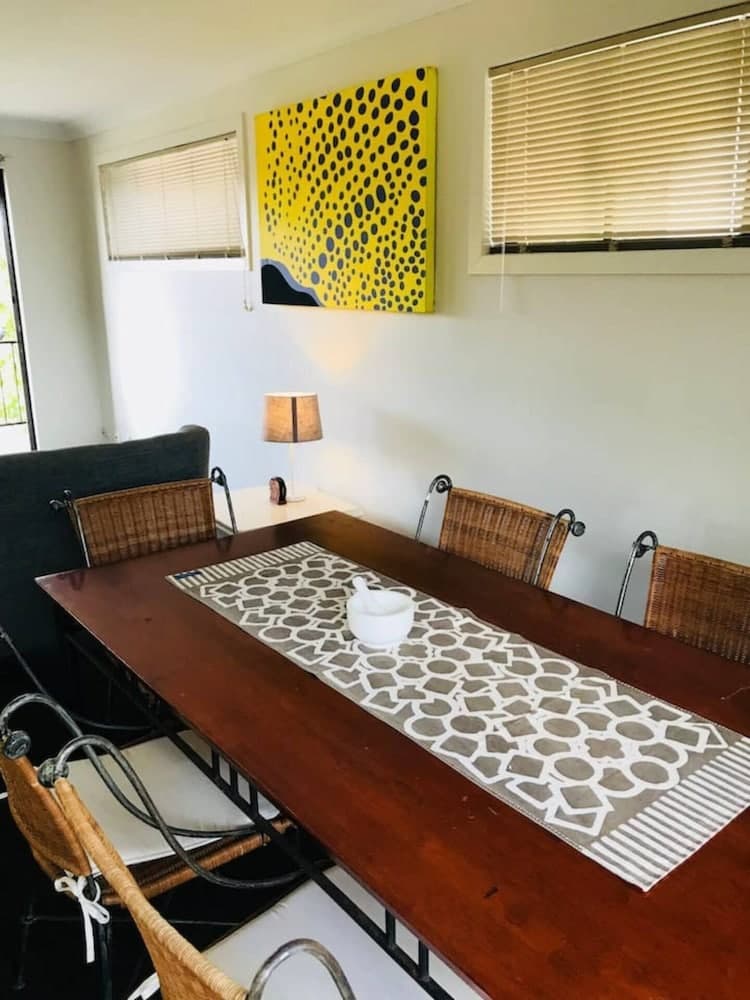 Bright Private Room in Pleasant Ashmore