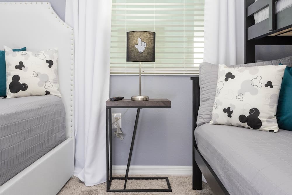 305 3191 Apt Storey Lake 2Bd 7G 126402