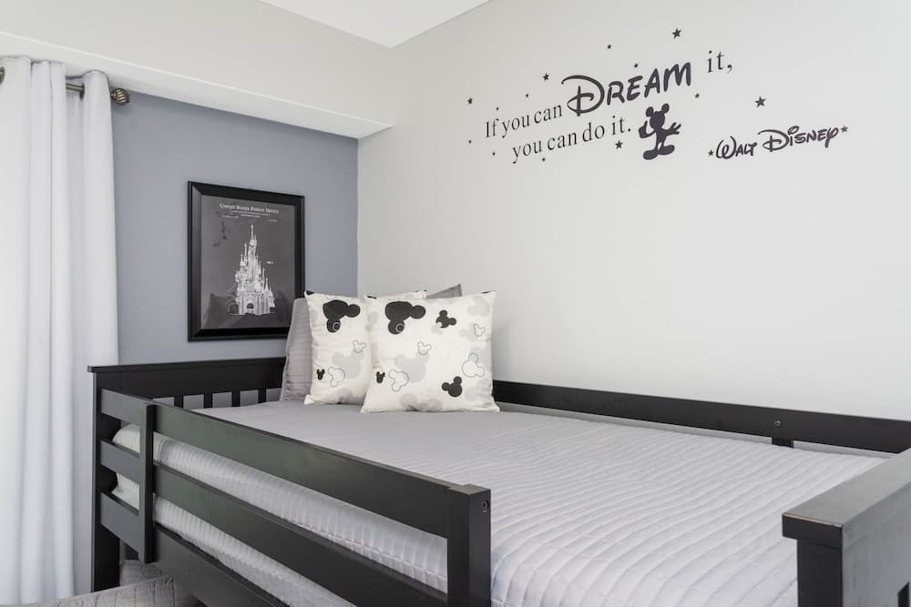 305 3191 Apt Storey Lake 2Bd 7G 126402