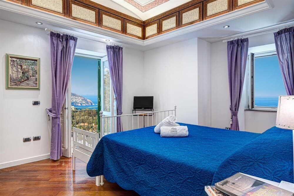 The Palace - Villa Escondida