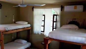 LULÚ La Bruja Yoga Lodge