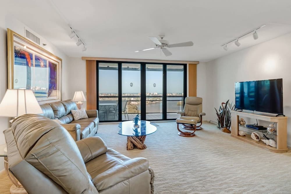 18120 San Carlos Blvd PH5