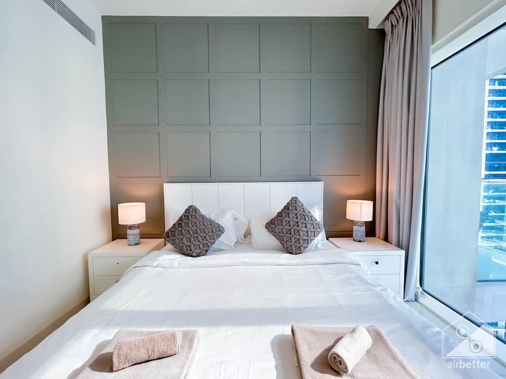 Luxurious Beach front Apt with balcony Dubai Marina