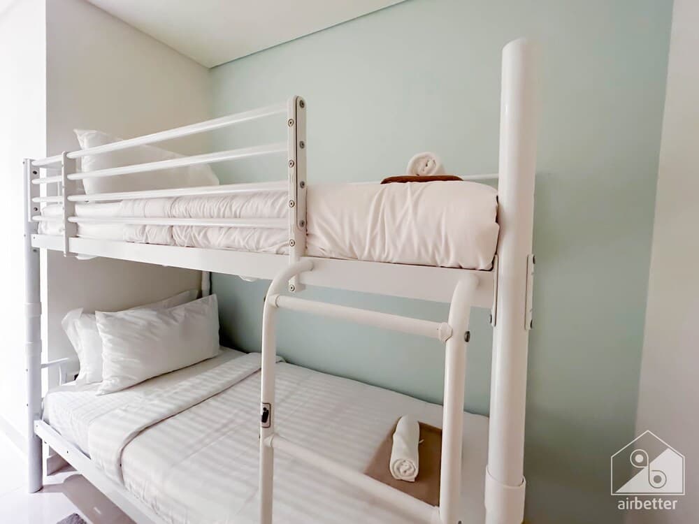 Luxurious Beach front Apt with balcony Dubai Marina