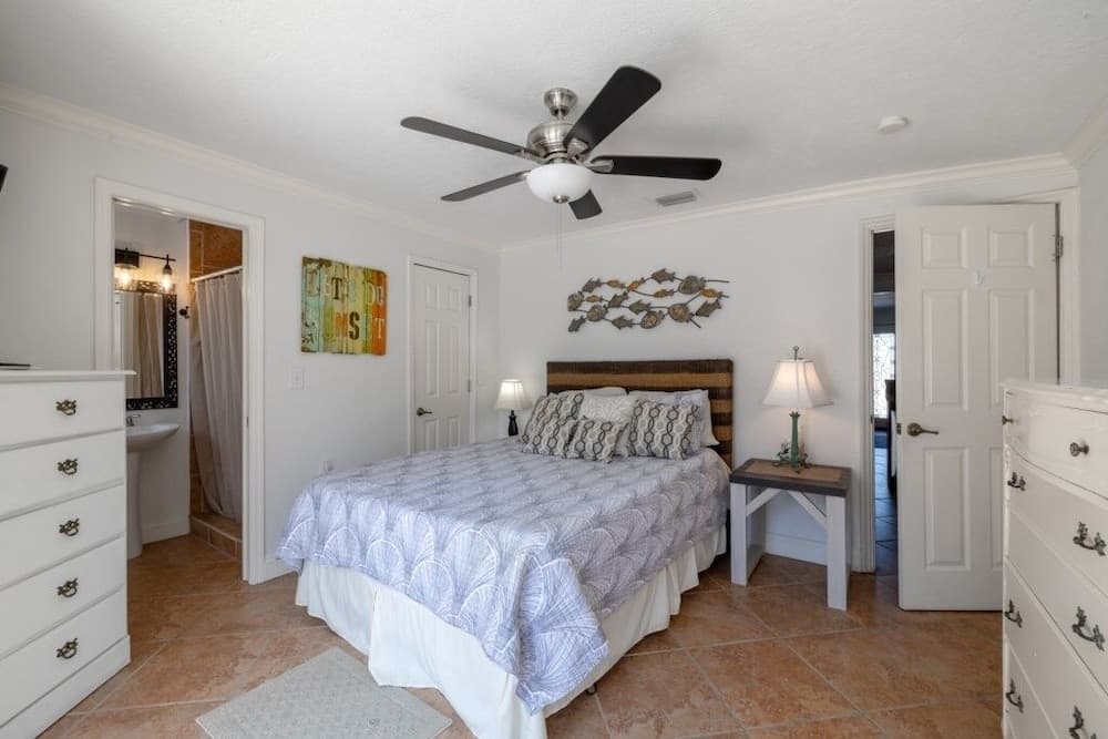 813 E 6th Ave 3 Bedroom Home by RedAwning