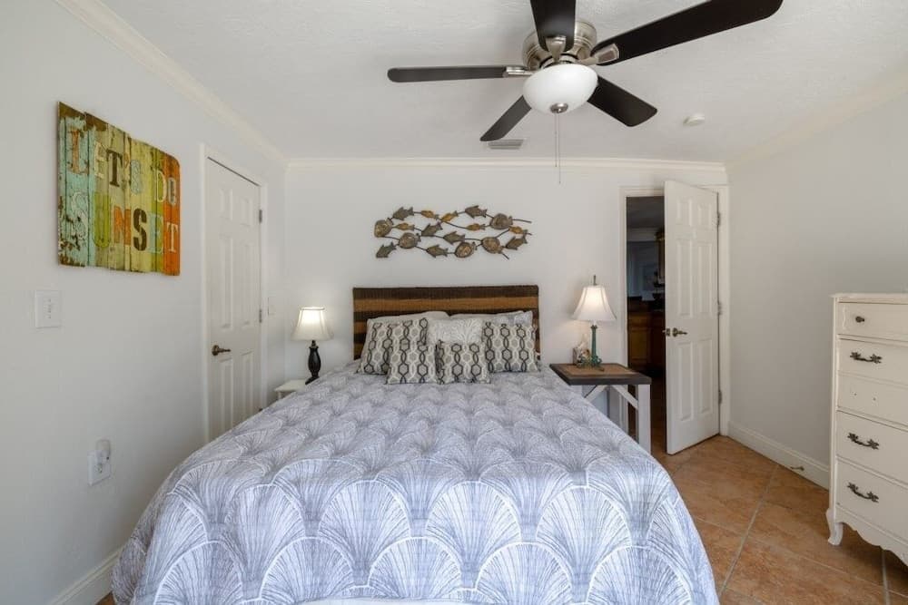 813 E 6th Ave 3 Bedroom Home by RedAwning