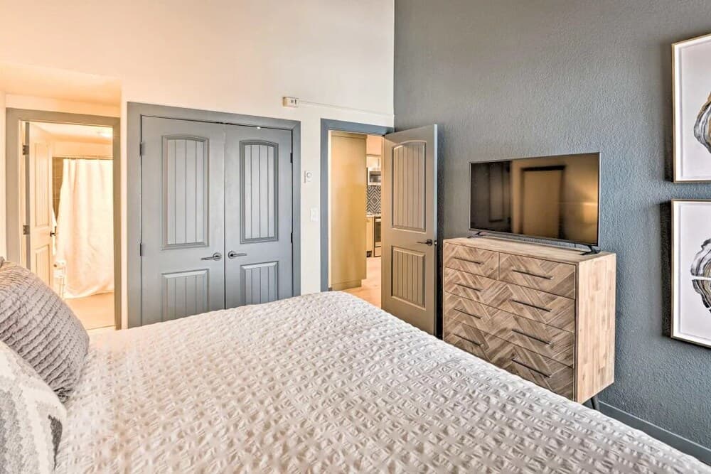 Ridgecrest 302 3 Bedroom Condo by Redawning