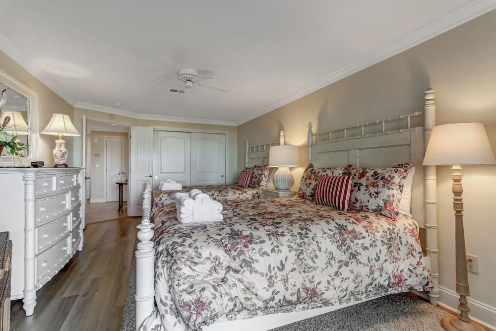 1885 Beachside Tennis at The Sea Pines Resort