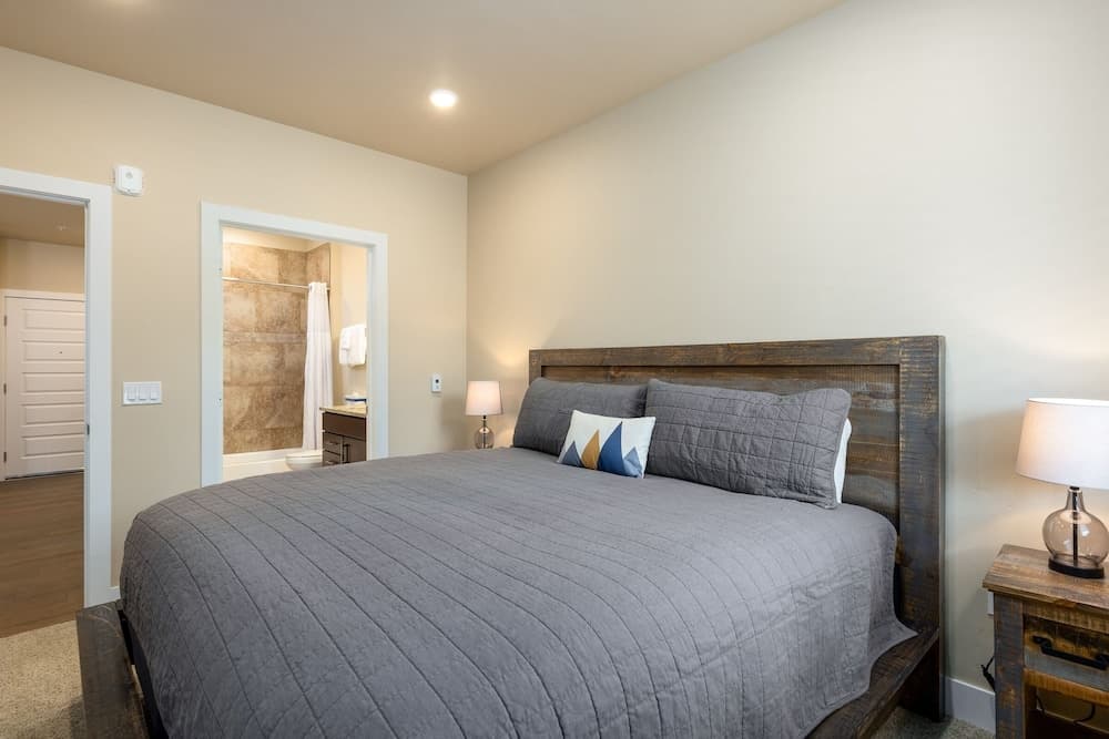 103 Clearwater Lofts 1 Bedroom Condo by Redawning