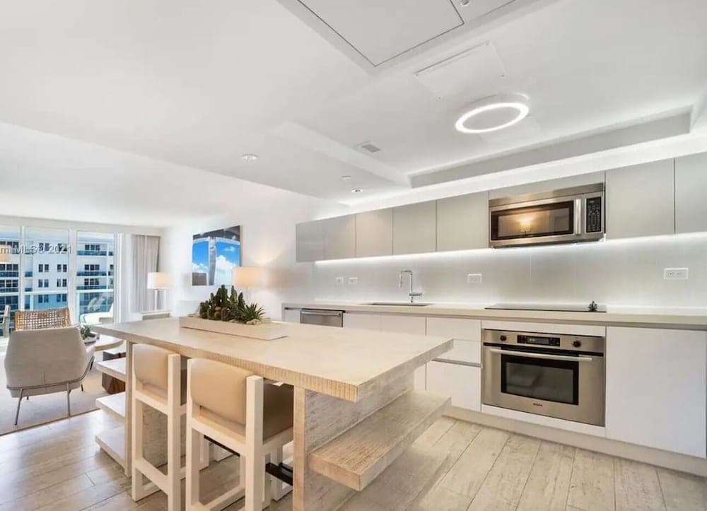 1 Homes South Beach - Private luxury condos- Ocean Front