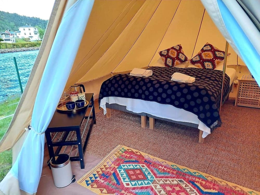 Eidfjord Riverside Apartments & Glamping